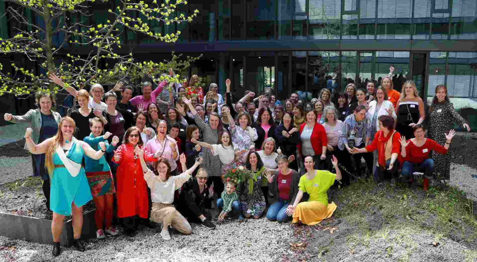 Gruppenbild mit sechzig Frauen anlässlich des TCS-Treffens in Stuttgart