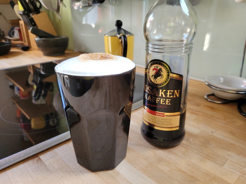 Latte Macchiato mit Kosaken-Kaffee-Liqueur