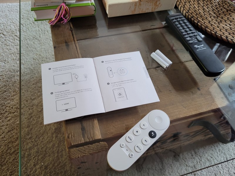 Anleitung für Google Chromecast auf einem Wohnzimmertisch