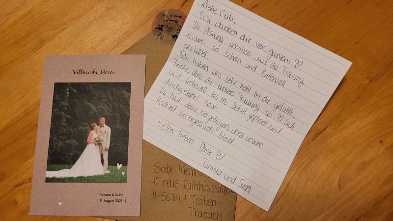 Danksagung eines Brautpaares nach ihrer Hochzeit