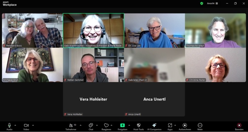 Screenshot eines Online-Meetings über Zoom, acht Kacheln mit Fotos der Teilnehmenden, zwei ohne Kamera.