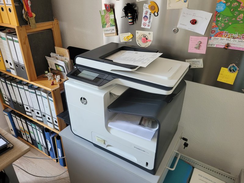 Drucker von Hewlett Packard in einem Homeoffice Büro