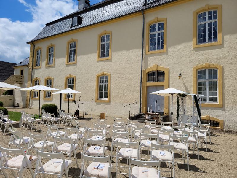 Ein Schloss: wunderbarer Ort für eine freie Trauung