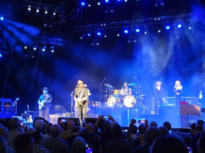 Joe Bonamassa & Band am 29.04.26 auf der Bühne der SAP Arena.
